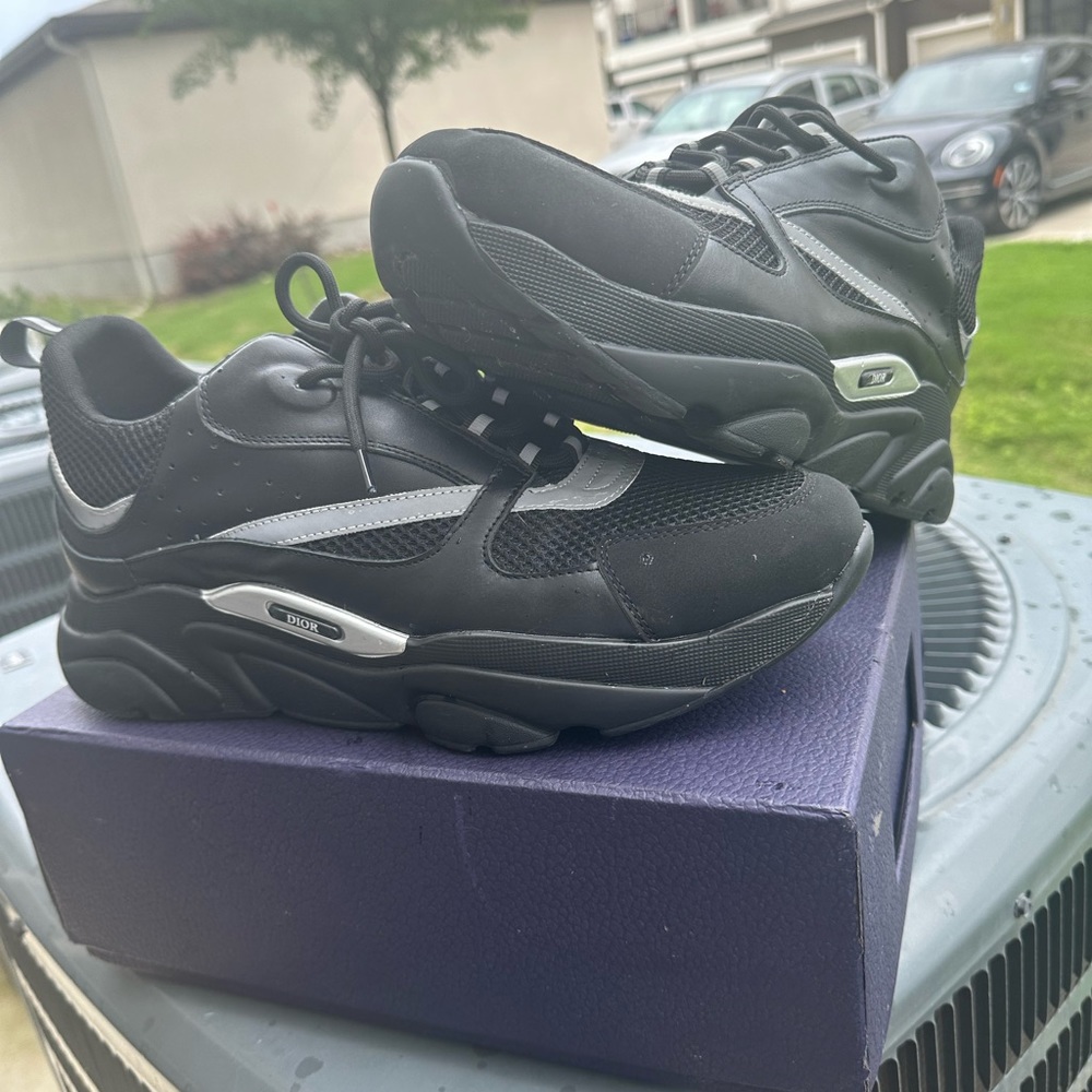Dior b22